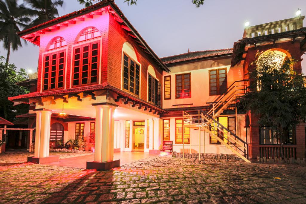 The Royal Heritage Hotel And Ayurvedic Center Тривандрум Экстерьер фото