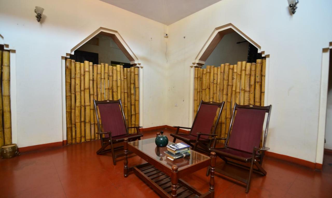 The Royal Heritage Hotel And Ayurvedic Center Тривандрум Экстерьер фото