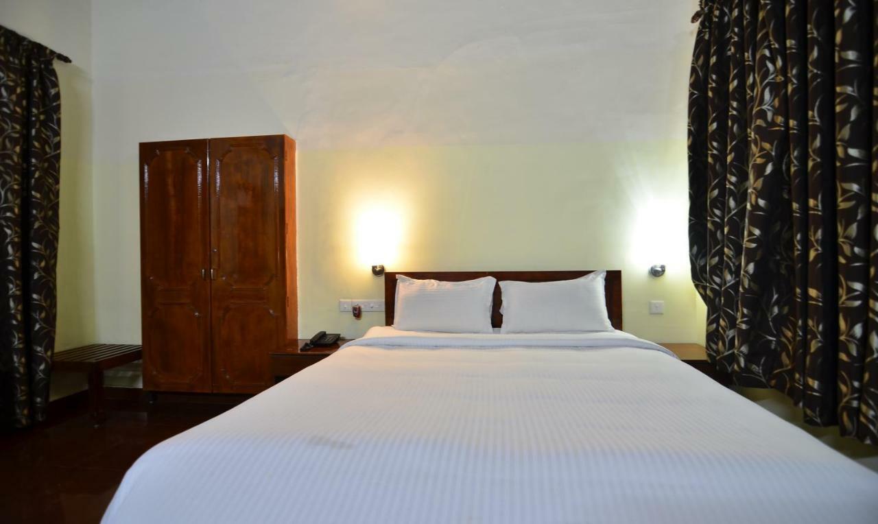The Royal Heritage Hotel And Ayurvedic Center Тривандрум Экстерьер фото