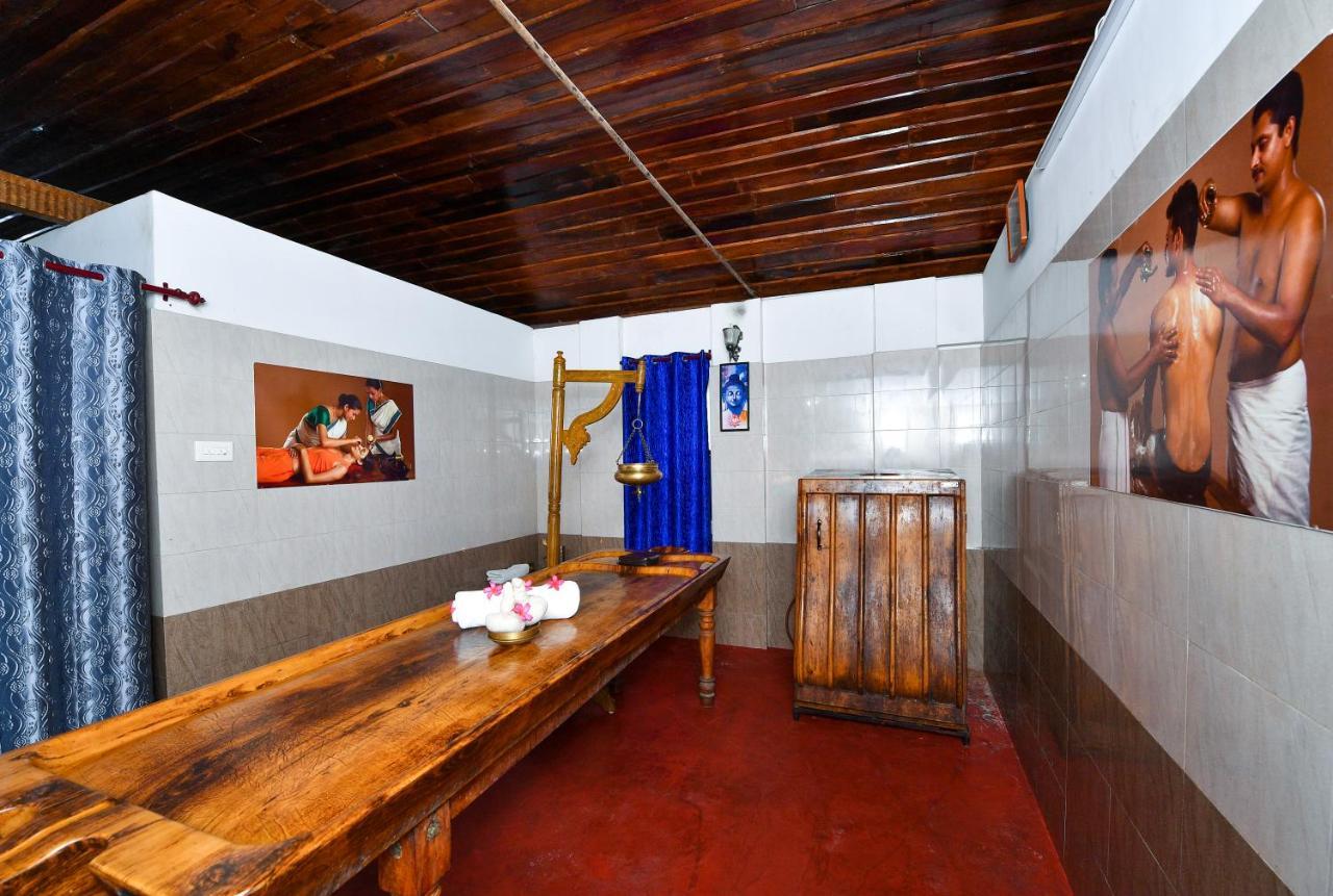 The Royal Heritage Hotel And Ayurvedic Center Тривандрум Экстерьер фото